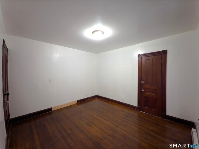 Building Photo - 64 Wood St