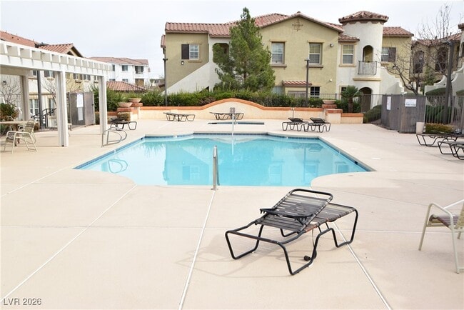 Building Photo - 50 Aura de Blanco St