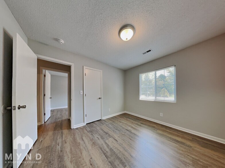 Building Photo - 376 Talley St