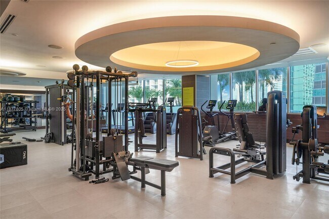 Building Photo - 200 Biscayne Blvd Way