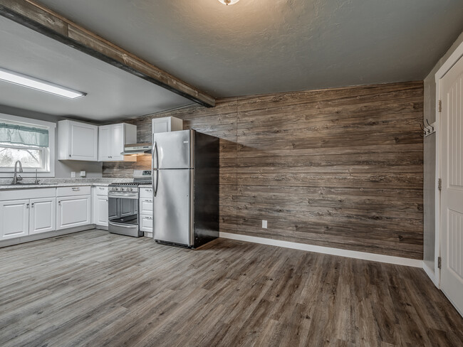 Building Photo - 1238 Iowa St