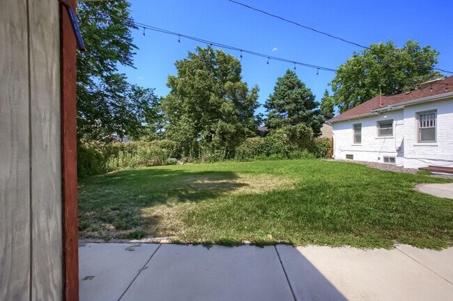 Building Photo - 3 Bedroom single family home in Denver