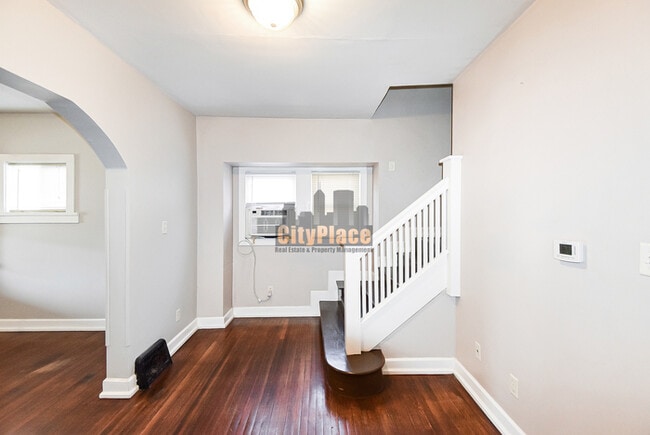 Building Photo - 519 Wallace Ave