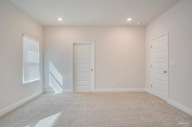 Building Photo - 8422 Riverstone Dr