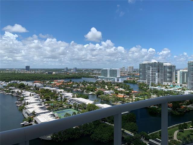 Building Photo - 16001 Collins Ave