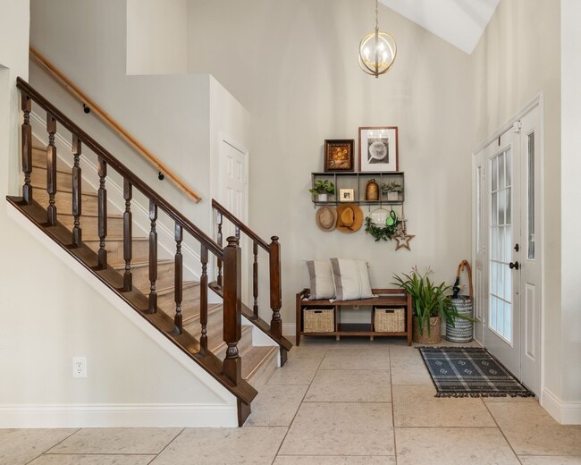 Building Photo - 115 E Pathfinders Cir