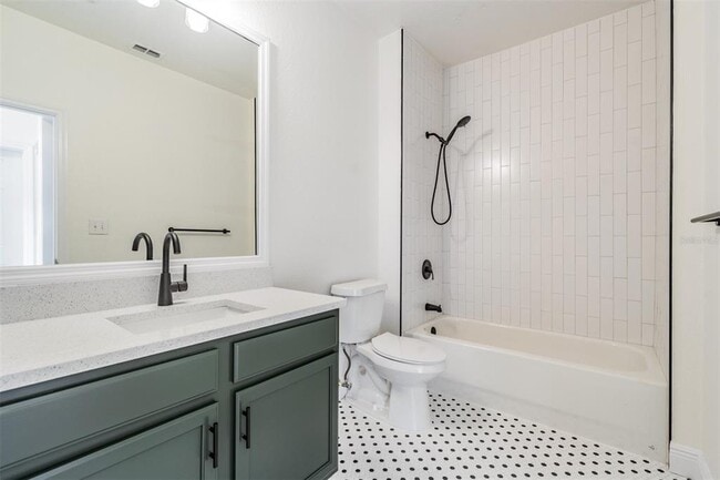 Building Photo - 10108 Courtney Oaks Cir