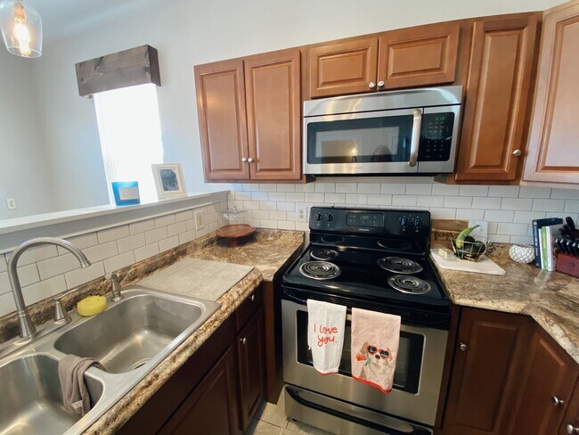 Building Photo - 1812 Carrollton Ave