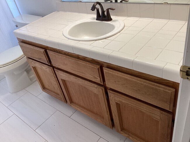 Building Photo - 9615 N Buttonwood Ct