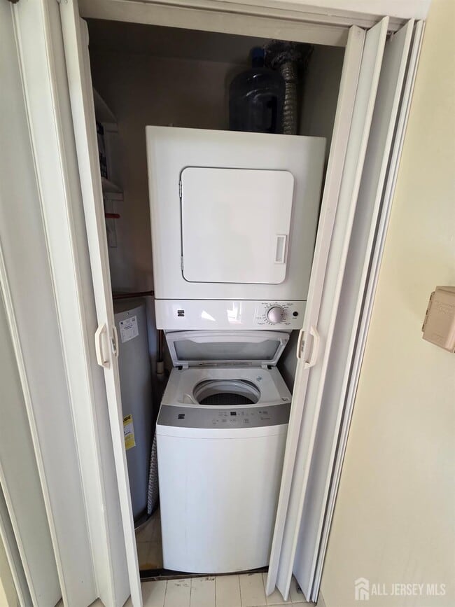 Building Photo - 5012 Ravens Crest Dr