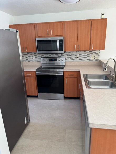 Building Photo - 2208 Mystic Ring Loop