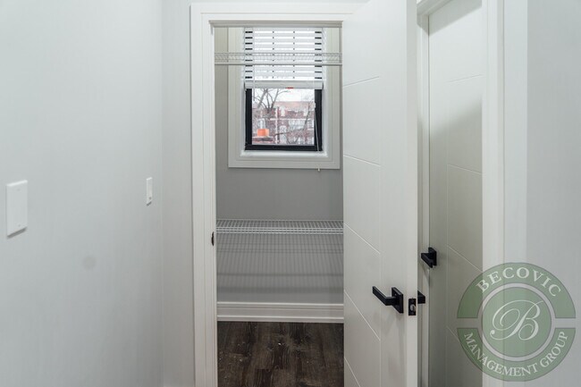 Building Photo - 6111 N Winthrop Ave