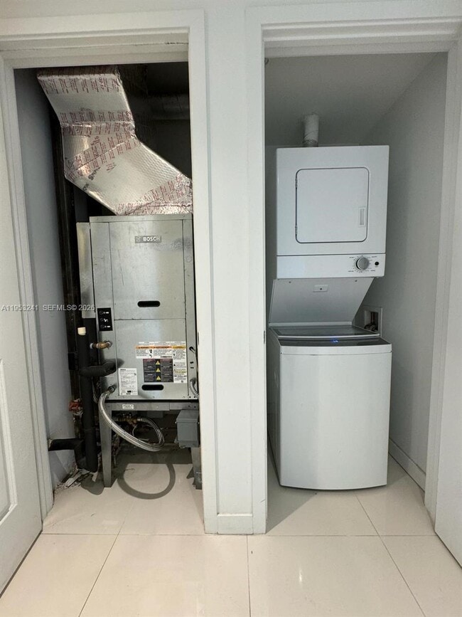 Building Photo - 1600 NE 1st Ave