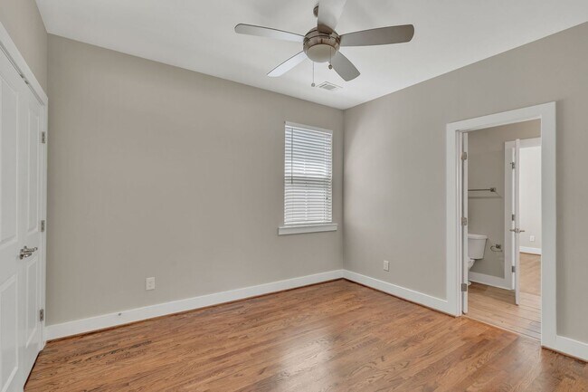 Building Photo - 4 BR with amenities in The Nations~