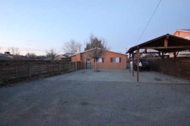 Building Photo - 1414 Griego Rd NW