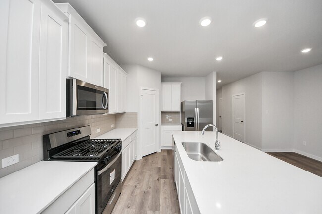 Building Photo - 32939 Silver Mdw Wy