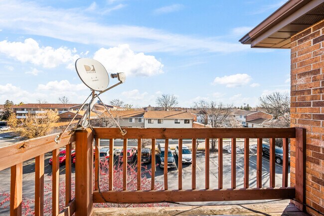 Building Photo - 1324 Geneva Dr