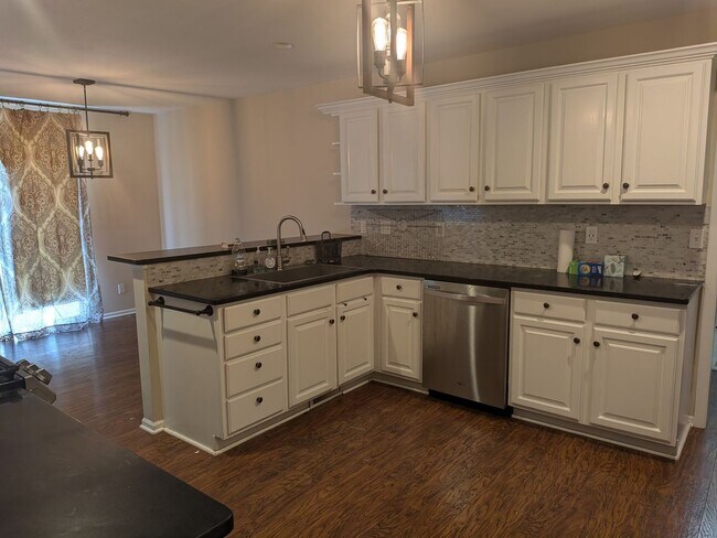 Building Photo - 4108 Cedar Crest Ln