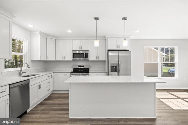 Building Photo - 703 Mattox Ave