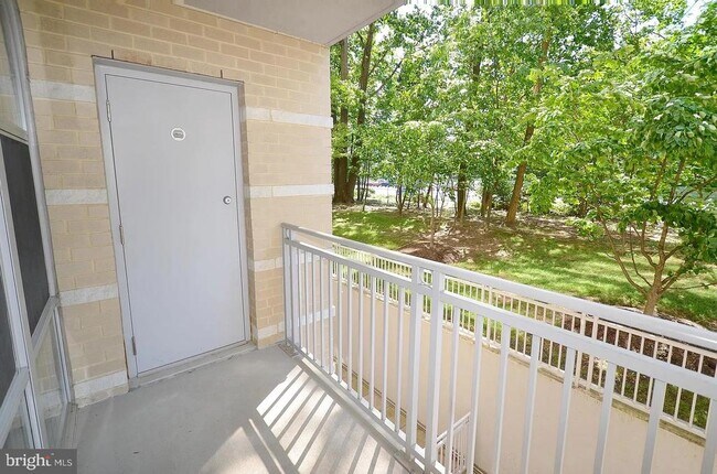 Building Photo - 11800 Sunset Hills Rd