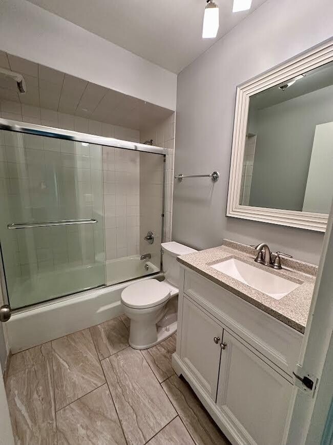 Building Photo - 2 bedroom in Northbrook IL 60062