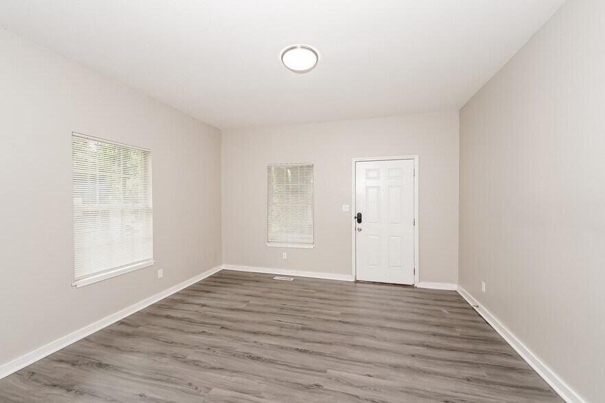 Building Photo - 8109 1st Ave S