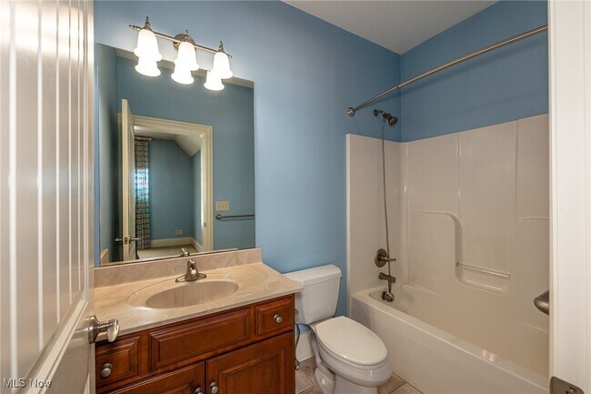 Building Photo - 4025 Meadowvale Ct