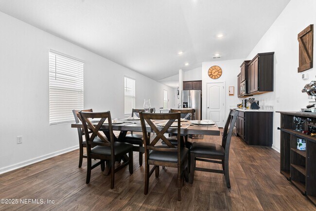 Building Photo - 12553 Russian Olive Rd