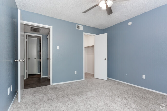 1BR,1BA-674SF - Oakwood Apartments