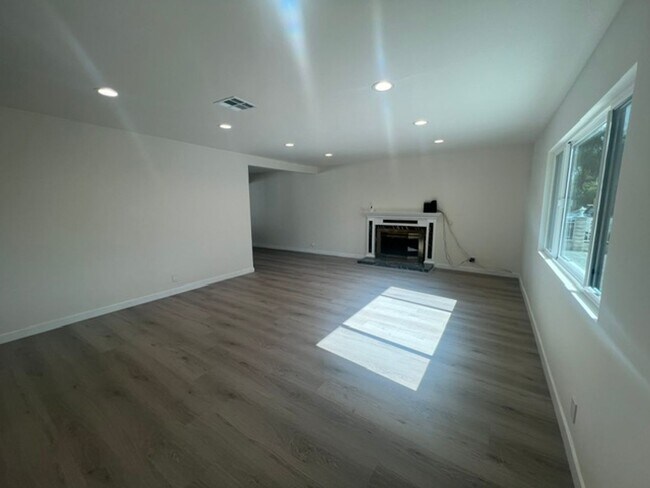 Building Photo - 7317-7321 Garden Grove Avenue