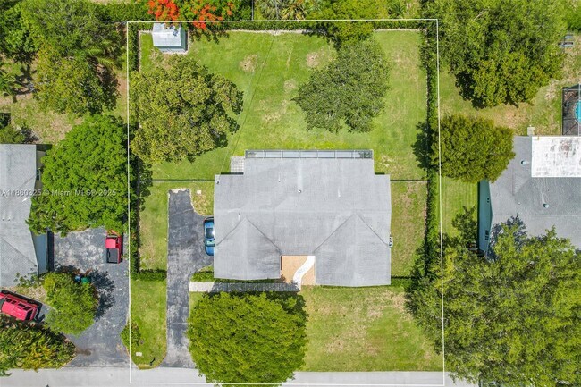 Building Photo - 17460 SW 85th Ave