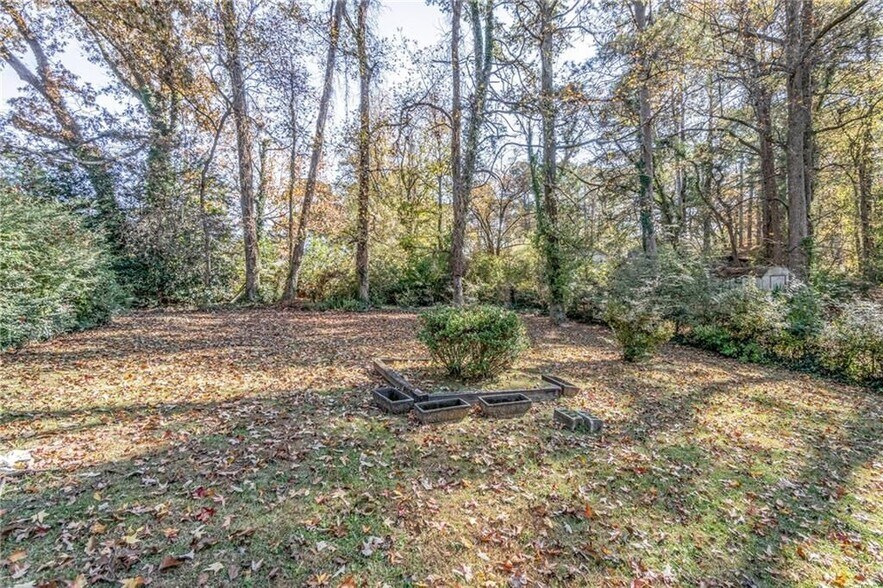 Building Photo - 2456 Harwood Dr