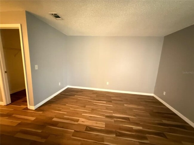 Building Photo - 103 Lakepointe Cir