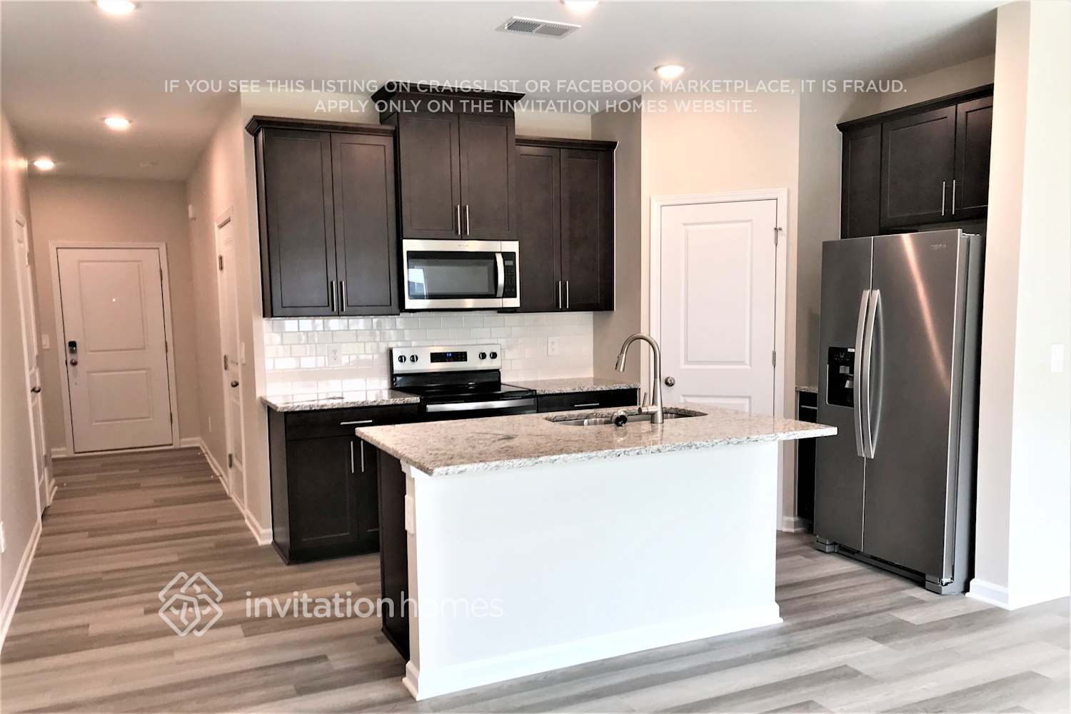 Building Photo - 806 Holiday Pk Ln