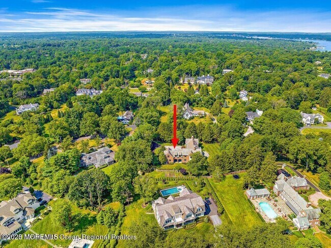 Building Photo - 18 Sheraton Ln