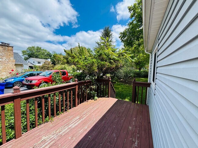 Building Photo - 3 Bedroom, 2 Bath House in Woodbine w/walking trail access