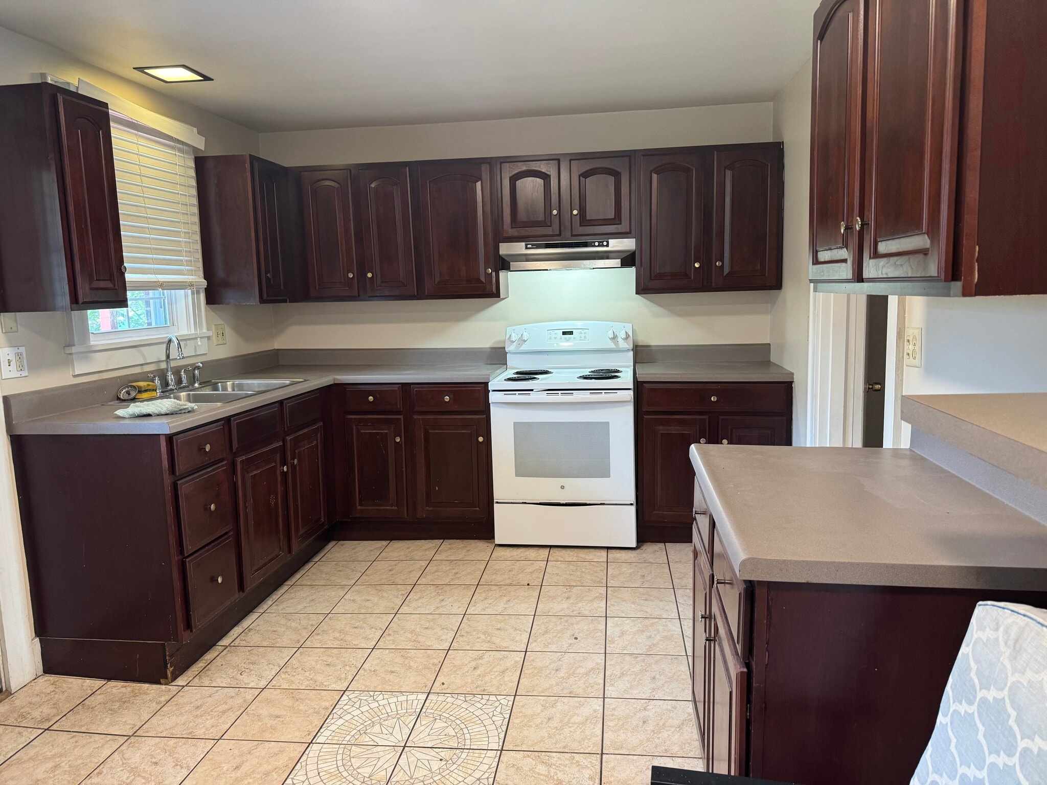 Kitchen - 802 Gaskill Ave