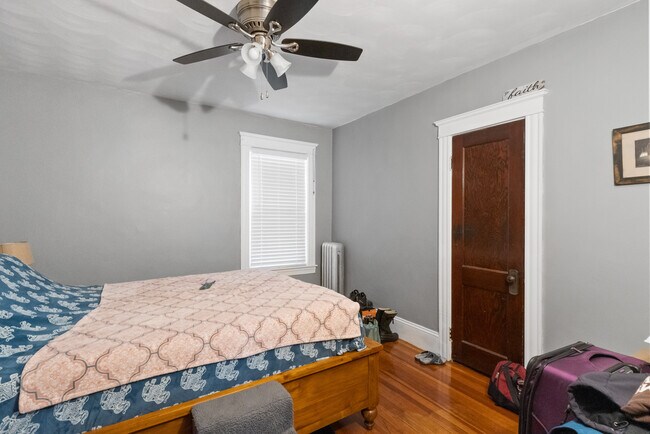 Building Photo - 75 Newton St