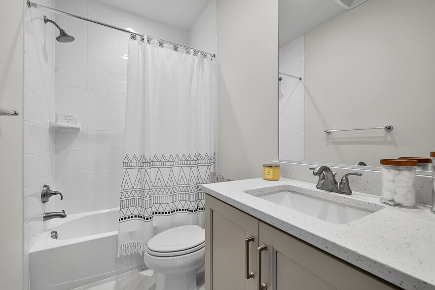 Building Photo - 147 Prairie Ln