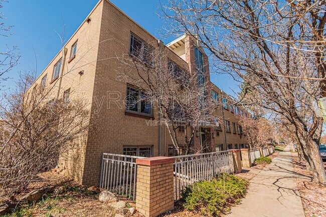 Building Photo - 969 S Pearl St