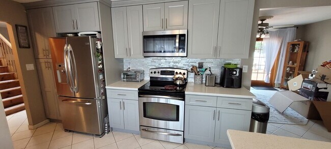 Building Photo - 6 Albergo Ct