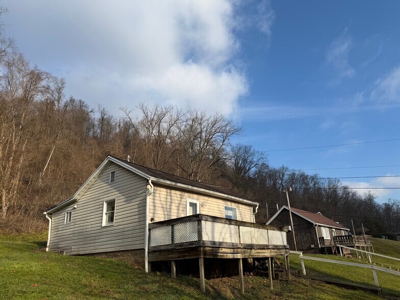 Building Photo - 717 Powell Ave