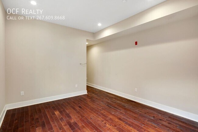 Building Photo - 46 S 44th St