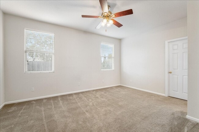 Building Photo - 1073 Huntly Dr