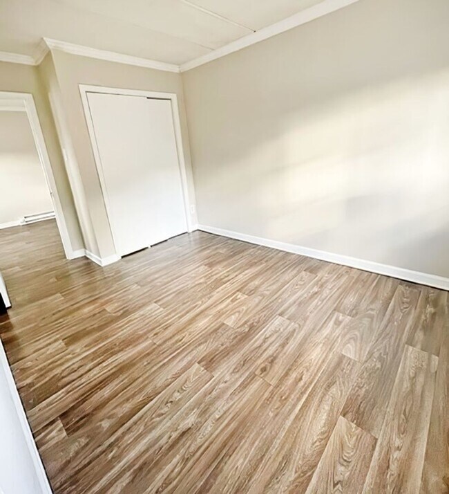 Interior Photo - 6533 S Beulah Rd