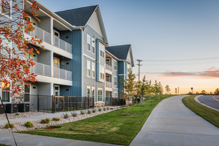 Building Photo - Taylor Farms Luxury Apartment Homes