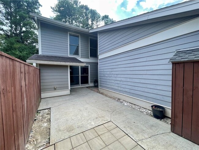 Building Photo - 5014 Meadow Ln