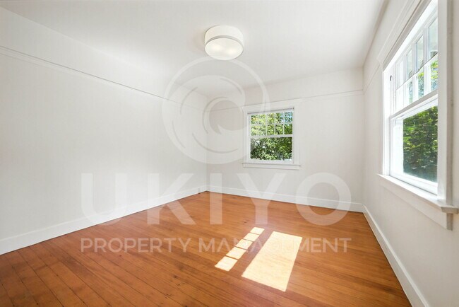Building Photo - 4212 Arroyuelo Ave