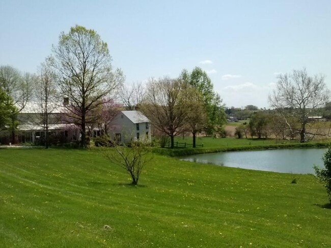 Building Photo - 2839 Uniontown Rd