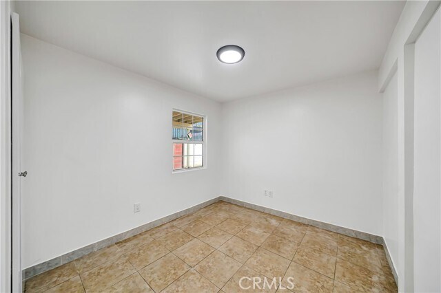 Building Photo - 6827 Simpson Ave